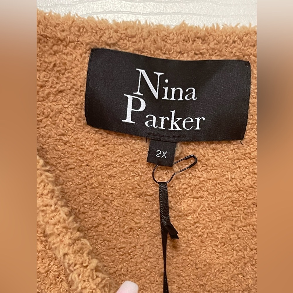 NWT: Nina Parker Brown Fluffy Cozy Bralette Brown Size 2xl P2P 15.5 flat - Picture 4 of 4